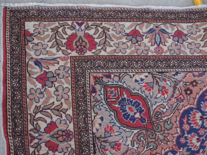 Finely double knotted Turkish wool on wool carpet from Kayseri. Approximately 40-50 years old