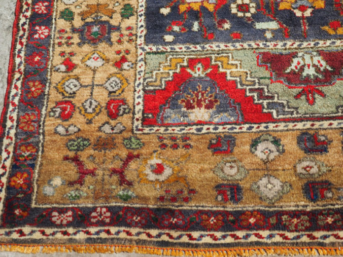 Double knotted hand made Turkish carpet from Taspinar, approximately 40 years old