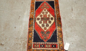 Double knotted hand made Turkish carpet from Taspinar, approximately 50 years old