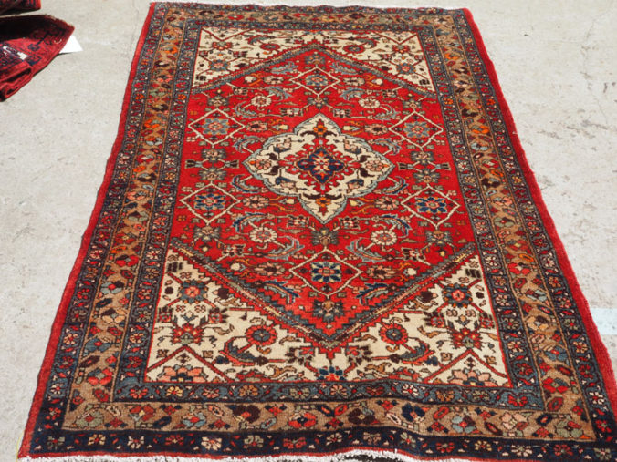 Hand knotted wool on cotton Persian carpet Enjan, near Tabriz, approximately 60 years old