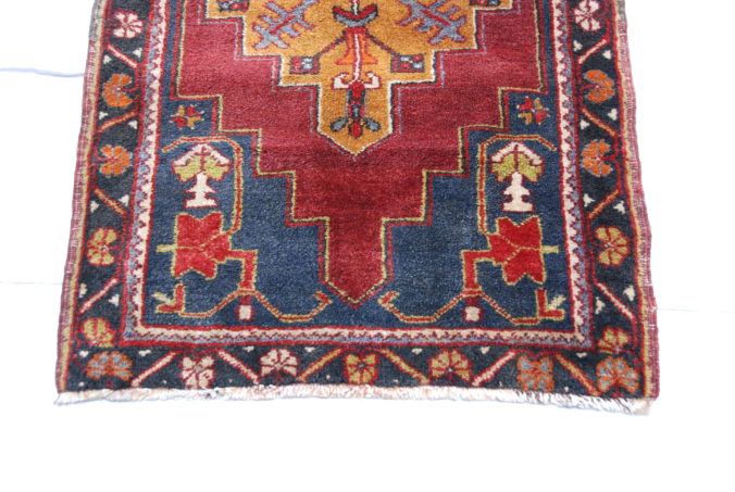 Turkish Tashpinar carpet hand woven and knotted wool on wool carpet 40-50 years old 1.28 x 0.70 $395
