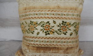 C735 Antique fabric cushion