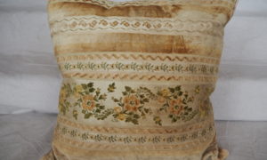 C736 Antique fabric cushion