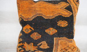 C765 Rug fragment cushion